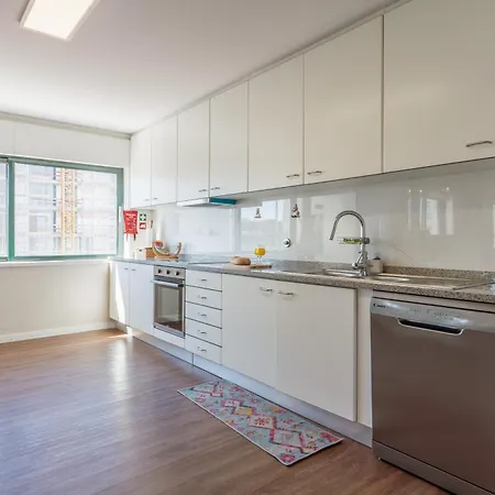 Cozy 2br Terrace With Ac Parking Metro Vila Nova de Gaia