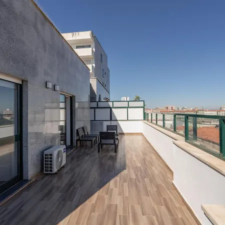 Cozy 2br Terrace With Ac Parking Metro * Vila Nova de Gaia