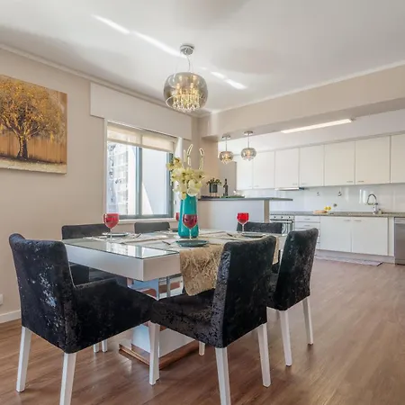 Cozy 2br Terrace With Ac Parking Metro Vila Nova de Gaia
