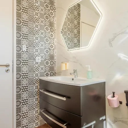 Daire Cozy 2br Terrace With Ac Parking Metro *