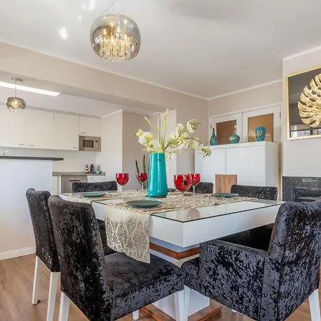 Cozy 2br Terrace With Ac Parking Metro *
