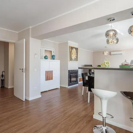 Daire Gaia Terrace Qian 2br Ac L Free Parking *