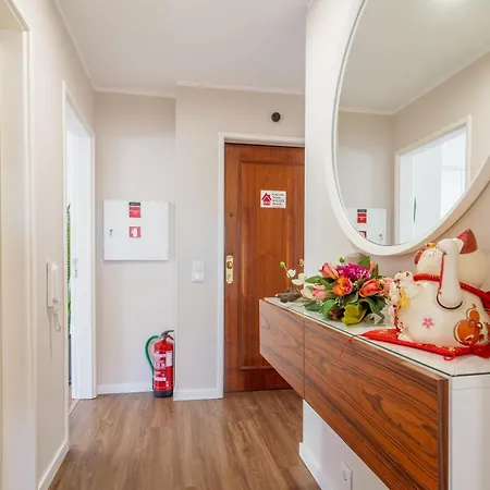 Apartment Cozy 2br Terrace With Ac Parking Metro Vila Nova de Gaia