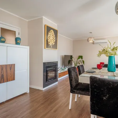 Daire Gaia Terrace Qian 2br Ac L Free Parking